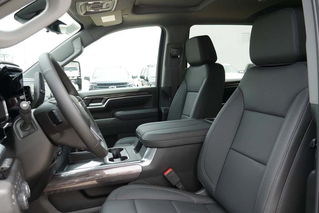 New 2026 Chevrolet Silverado 2500 LTZ w/ LTZ Premium Package image 9