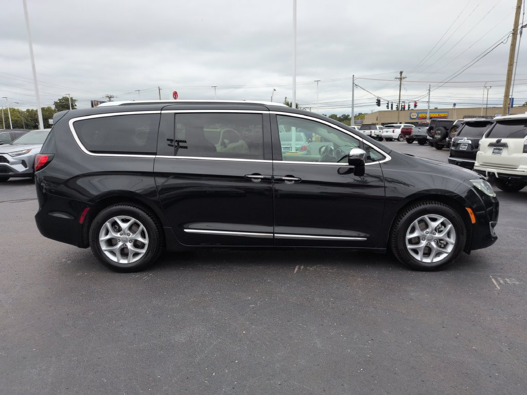 Used 2020 Chrysler Pacifica Limited FWD image 6