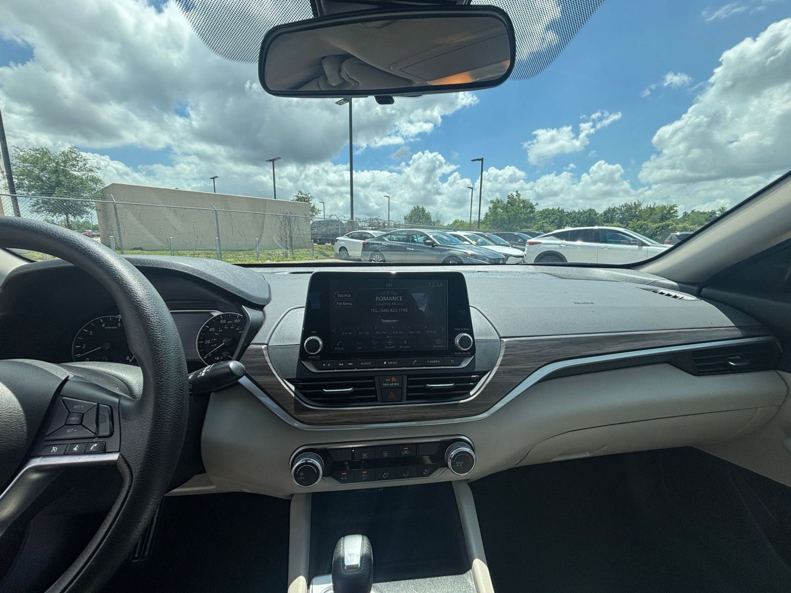 Used 2025 Nissan Altima 2.5 SV FWD image 32