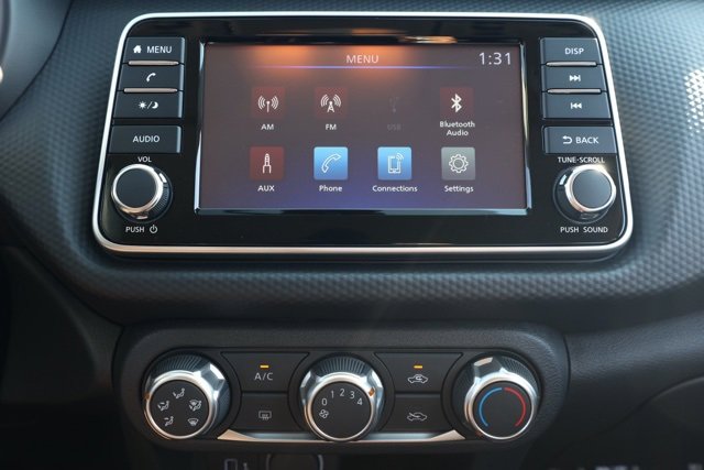 New 2025 Nissan Kicks Play S image 29