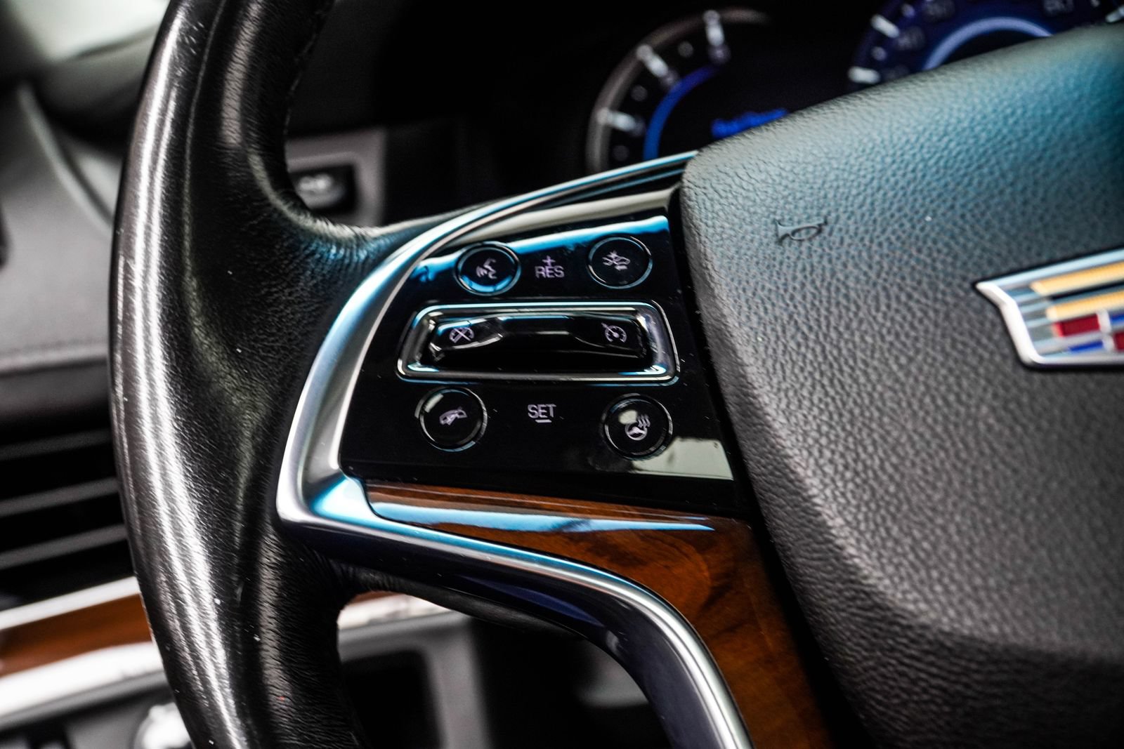 Used 2020 Cadillac Escalade Luxury RWD image 30