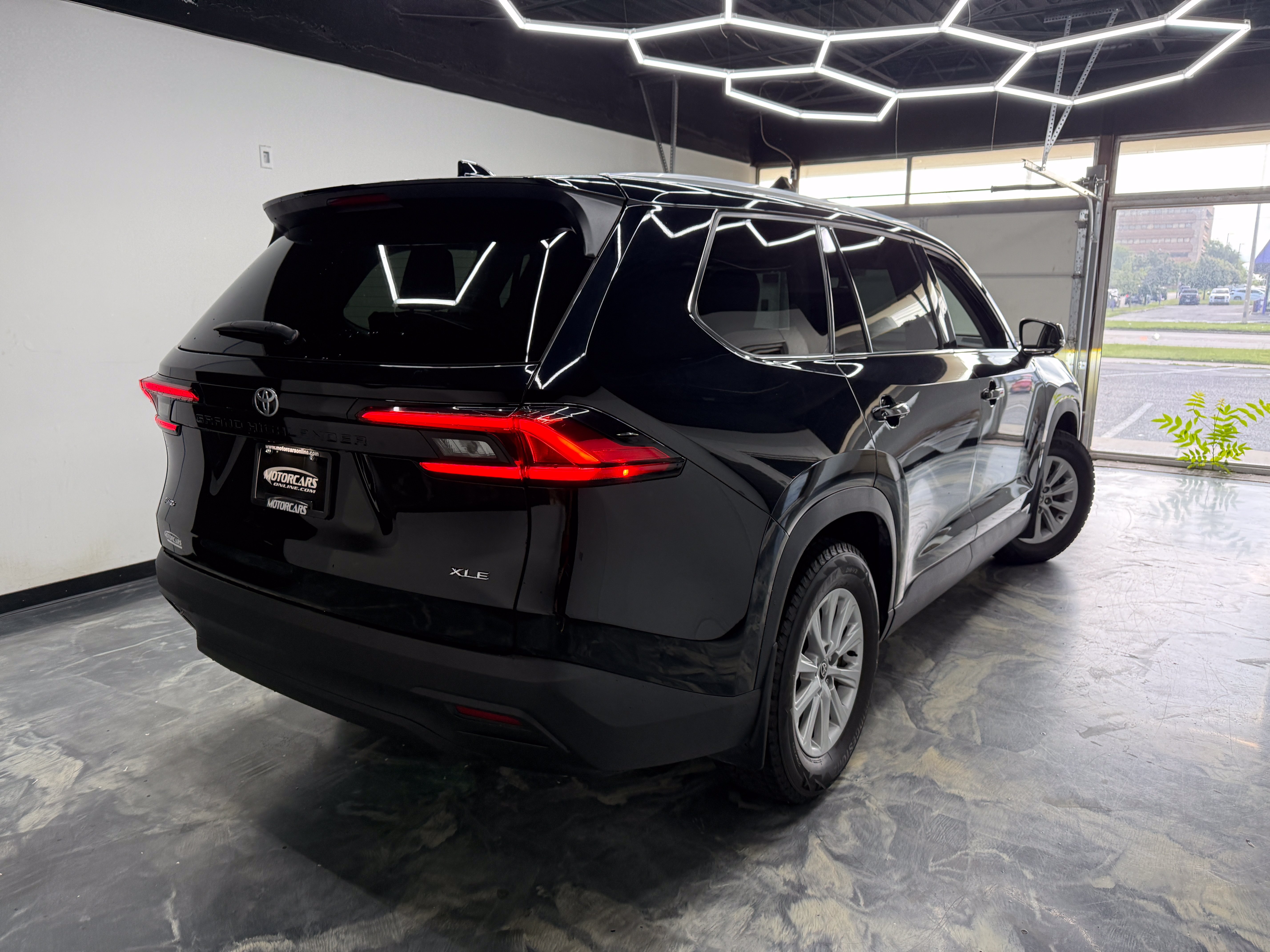 Used 2024 Toyota Grand Highlander AWD image 5