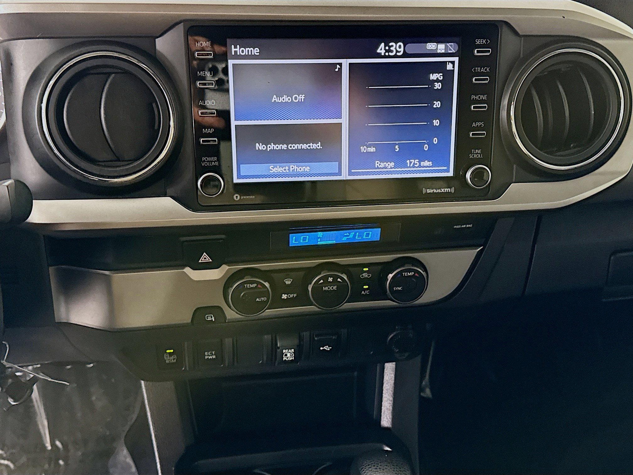 Used 2022 Toyota Tacoma SR5 w/ Technology Package image 18