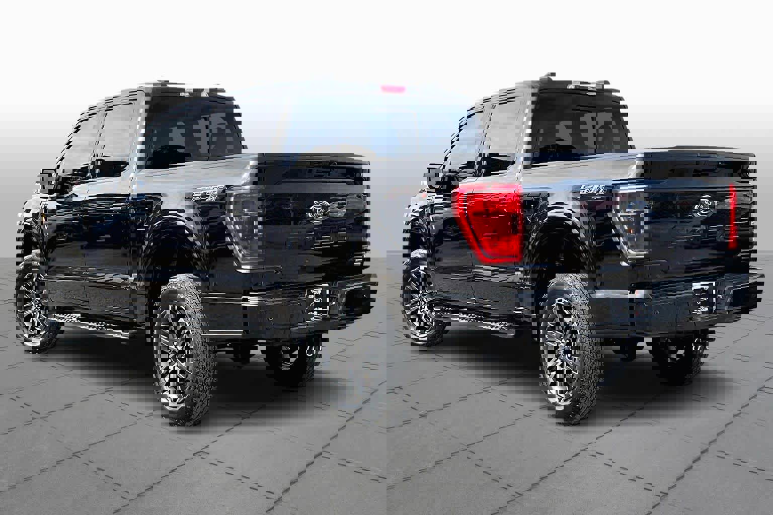 Certified 2022 Ford F150 XLT w/ Equipment Group 302A High image 11