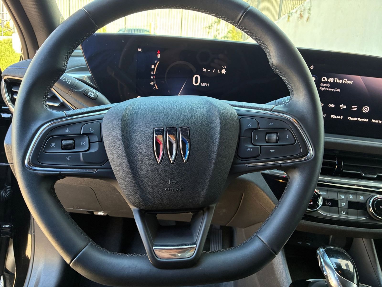 Used 2025 Buick Envista Sport Touring image 27