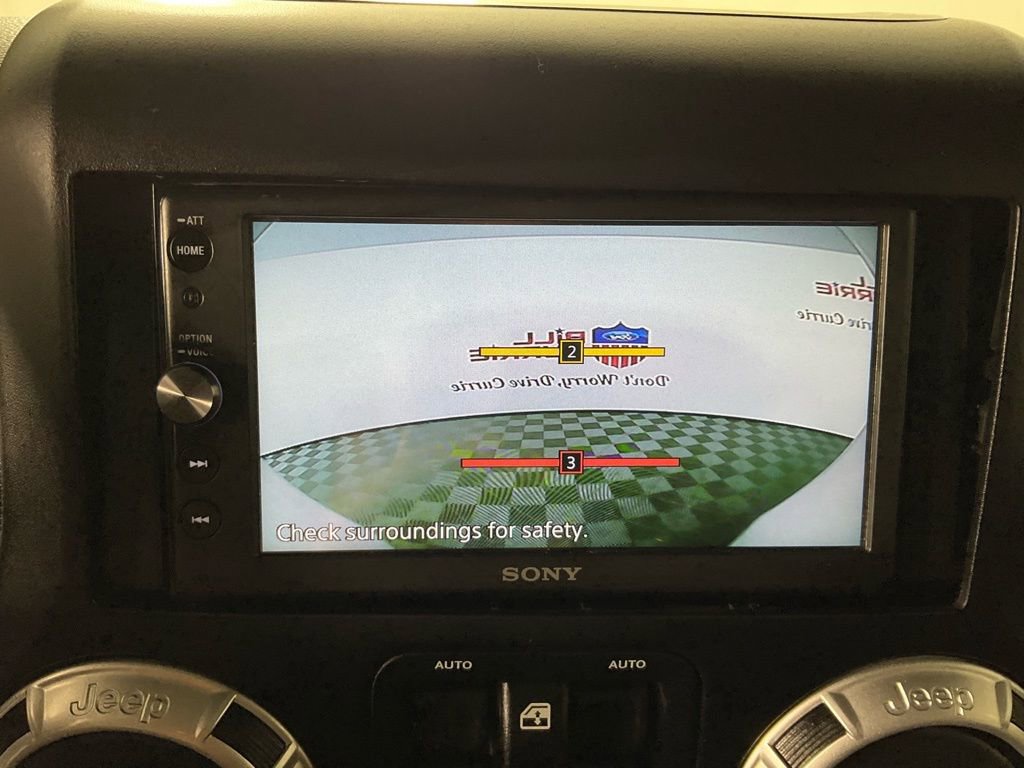 Used 2013 Jeep Wrangler Unlimited Sahara image 20