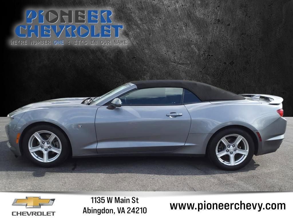 Used 2021 Chevrolet Camaro LT RWD image 4