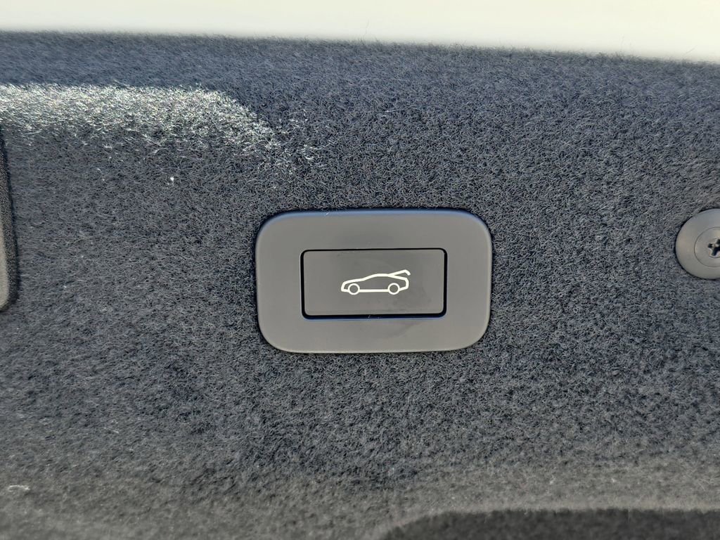 Certified 2024 Jaguar XF R-Dynamic SE AWD/4WD image 13