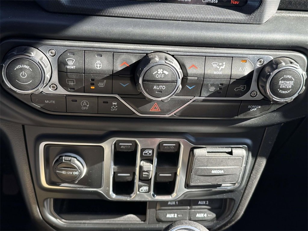 Used 2019 Jeep Wrangler Unlimited Sahara image 17