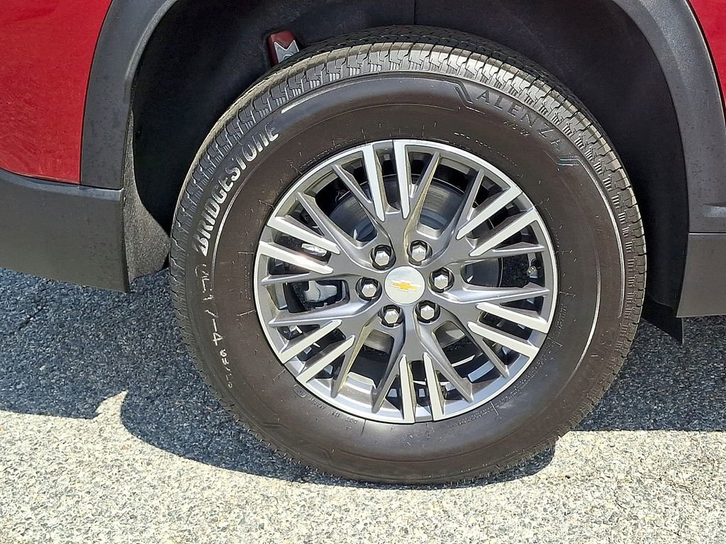 New 2026 Chevrolet Traverse LT w/ LPO, Floor Liner Package FWD image 5