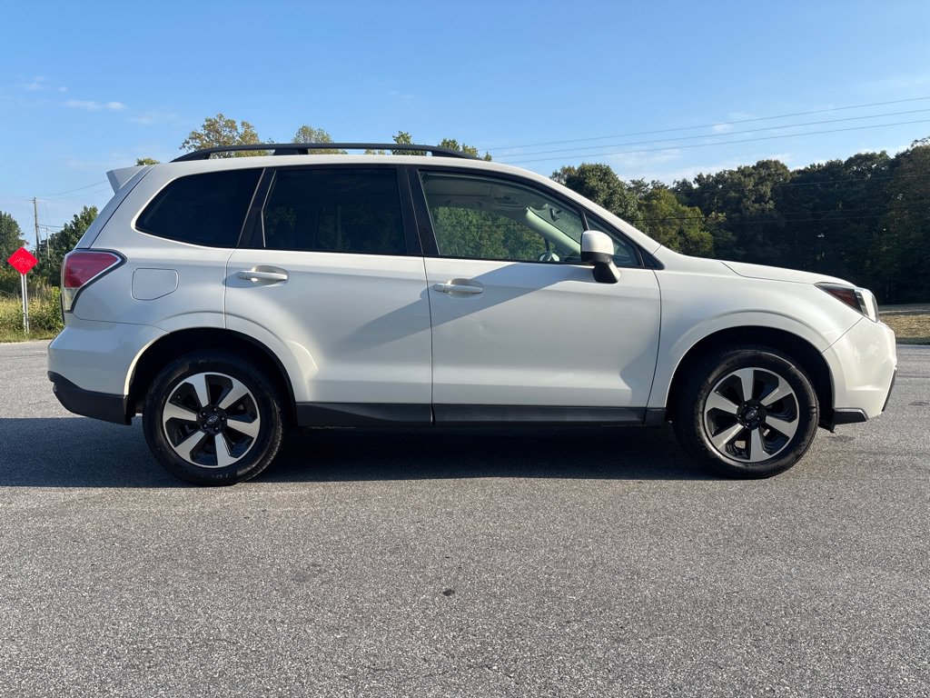 Used 2018 Subaru Forester 2.5i Premium AWD/4WD image 6