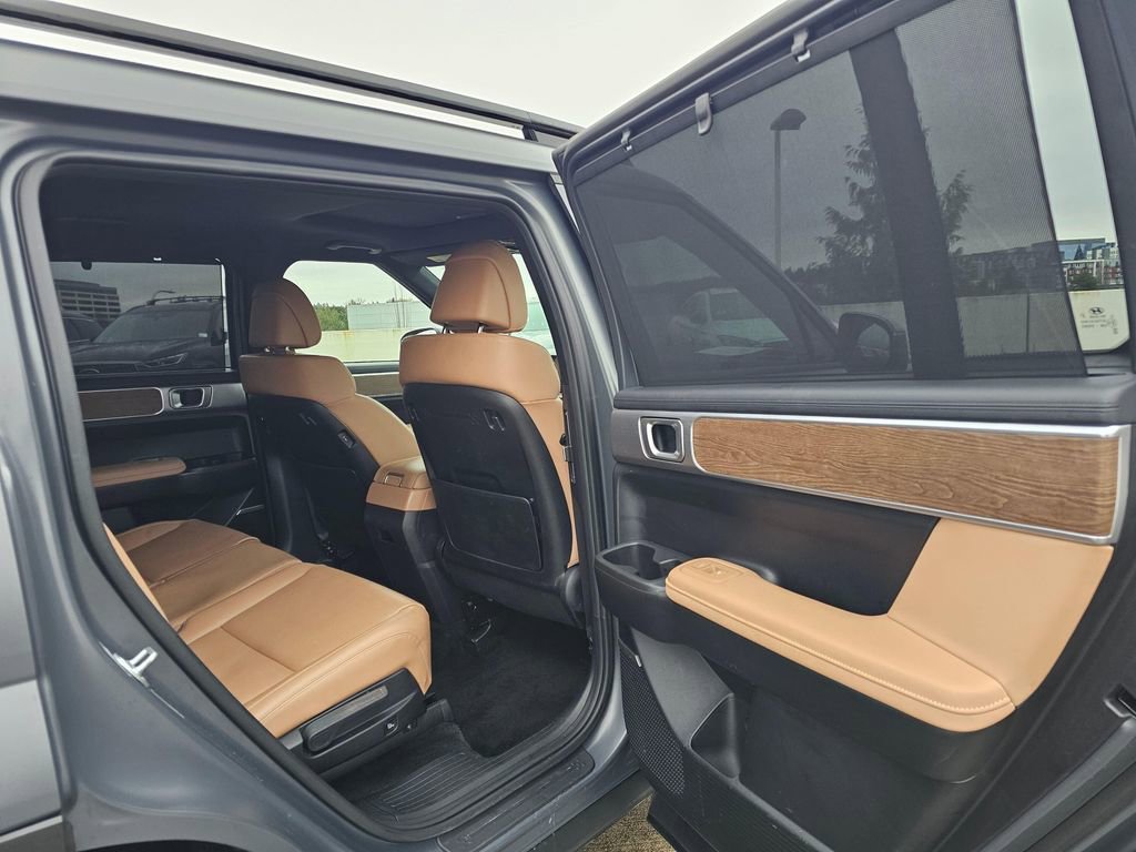 Used 2025 Hyundai Santa Fe Limited w/ Tow & Go Package image 14