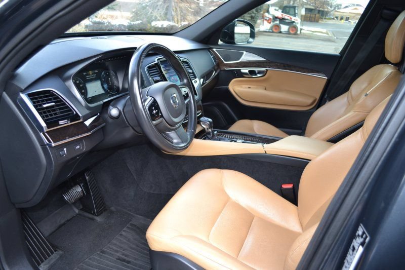 Used 2017 Volvo XC90 T6 Momentum w/ Vision Package AWD/4WD image 24
