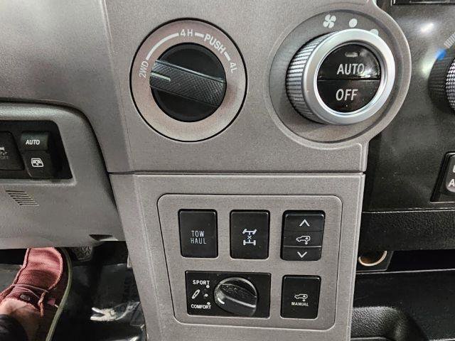 Used 2013 Toyota Sequoia Platinum AWD/4WD image 18