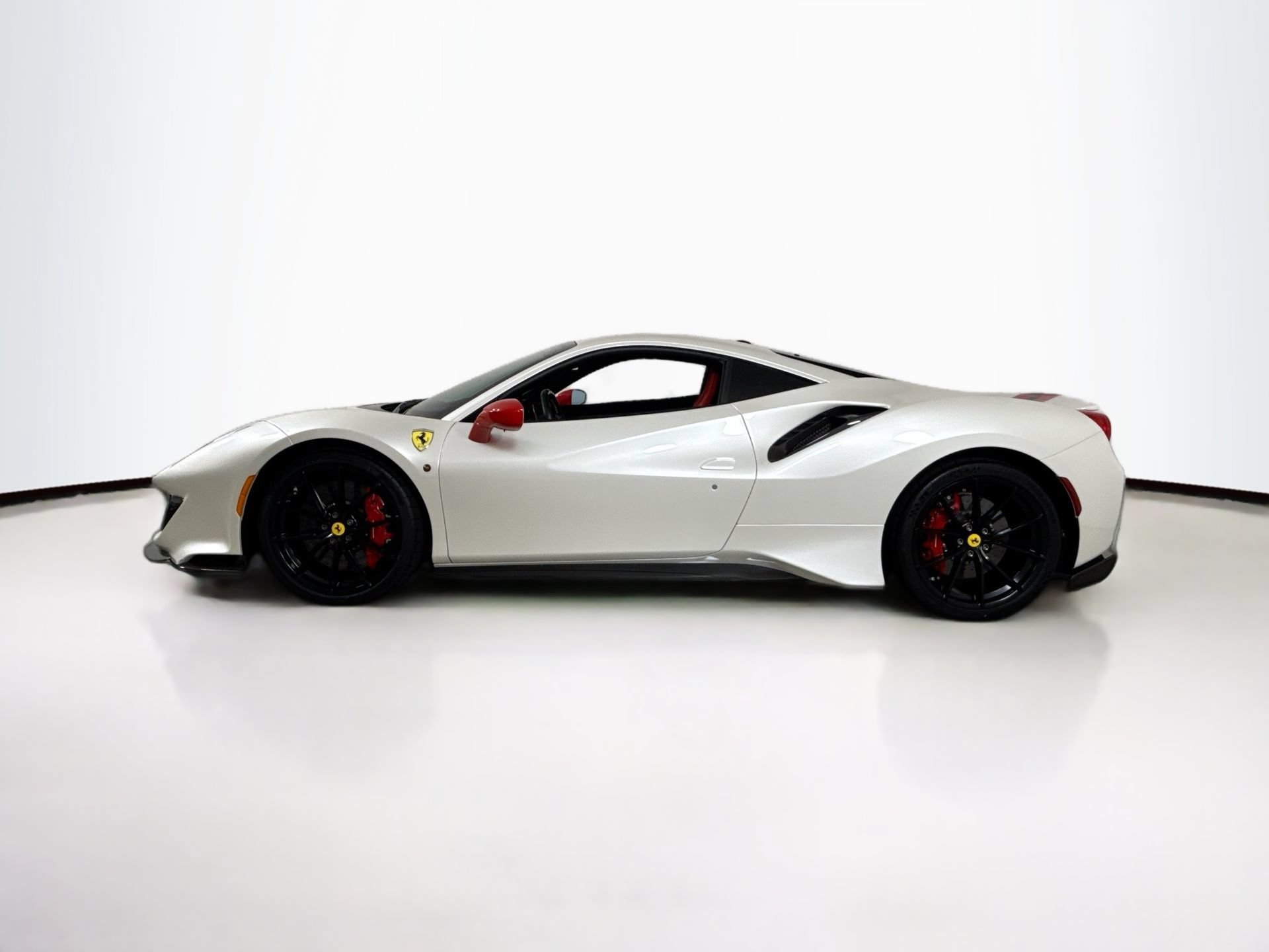 Certified 2020 Ferrari 488 Pista Coupe RWD image 4