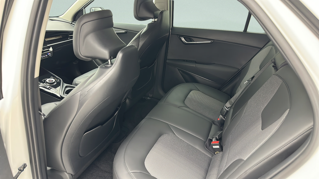 Used 2024 Kia Niro Wind w/ Wind Preserve Package FWD image 9