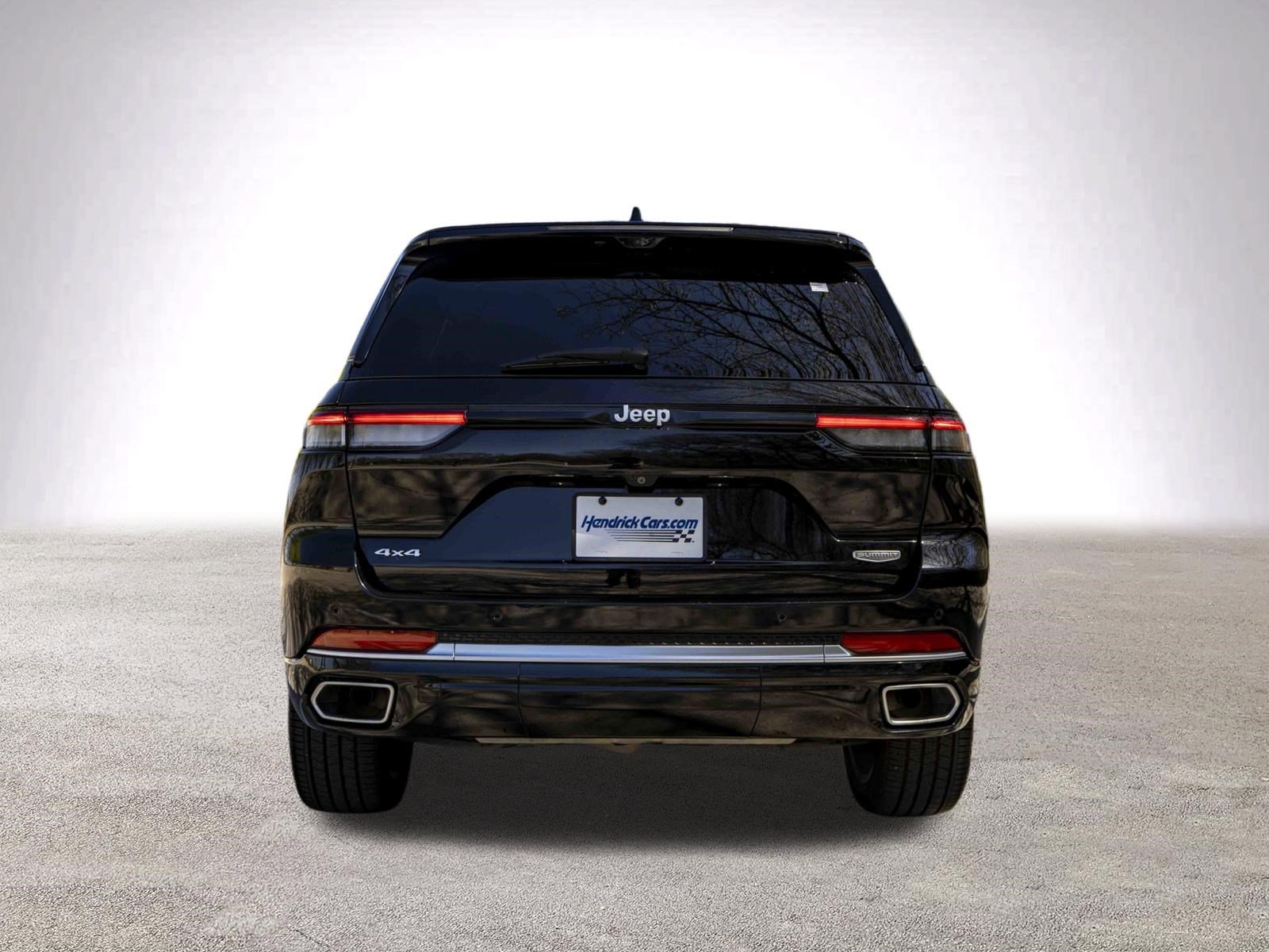 Used 2023 Jeep Grand Cherokee Summit image 8