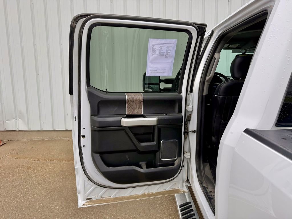 Used 2019 Ford F250 Lariat w/ Lariat Value Package image 13