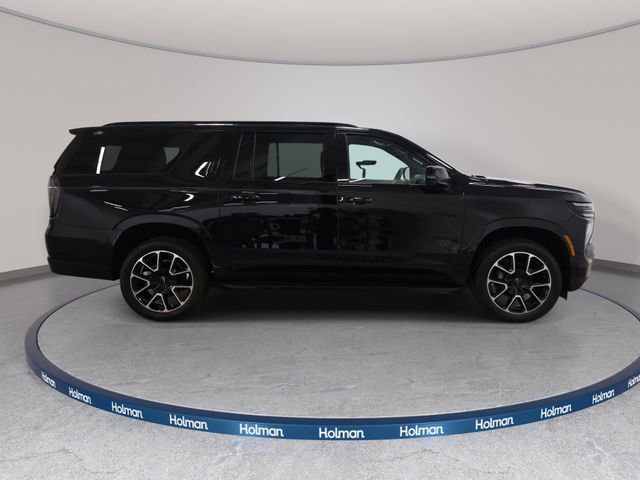 Used 2025 Chevrolet Suburban RST w/ Comfort Package AWD/4WD image 5