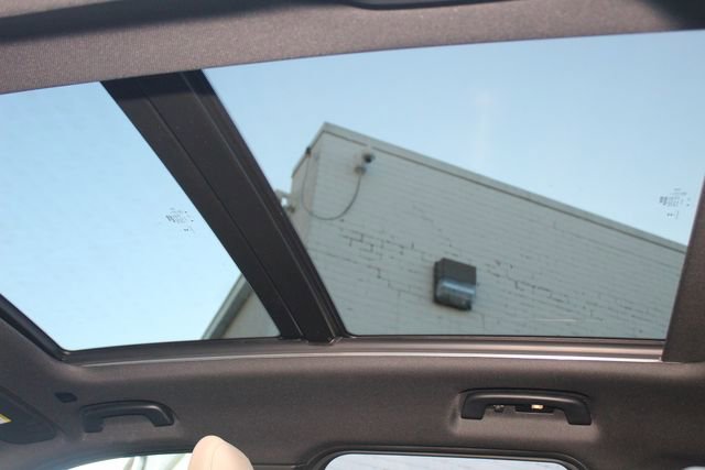 Used 2025 BMW X1 xDrive28i w/ Technology Package image 24