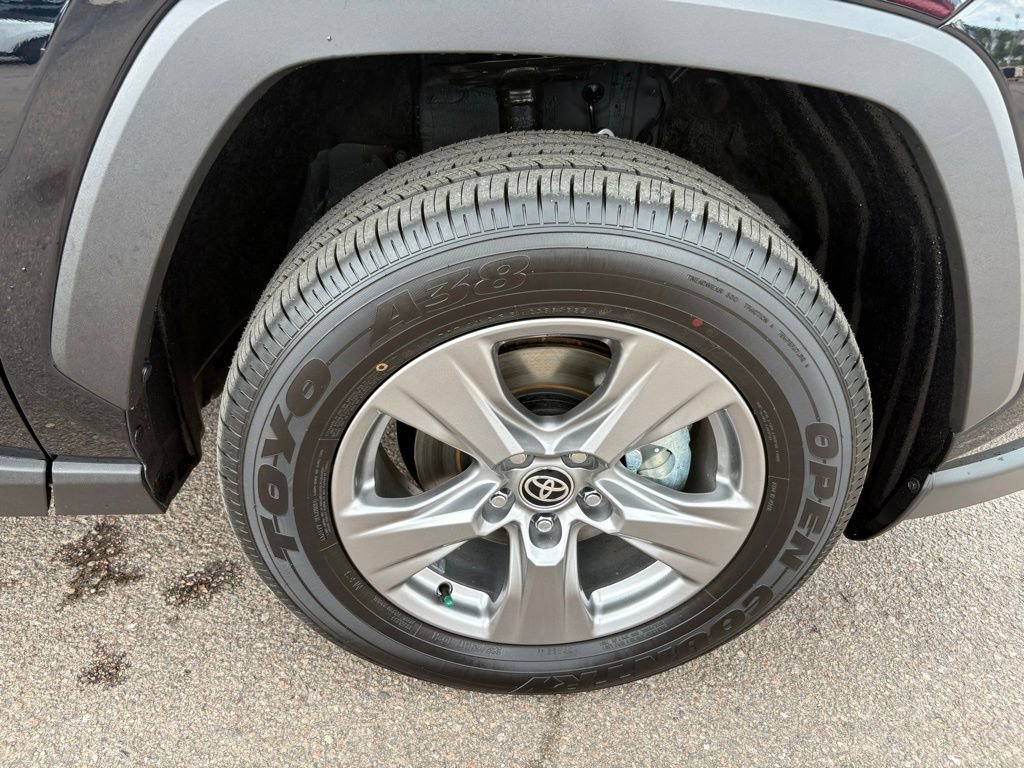 Used 2025 Toyota RAV4 LE image 37