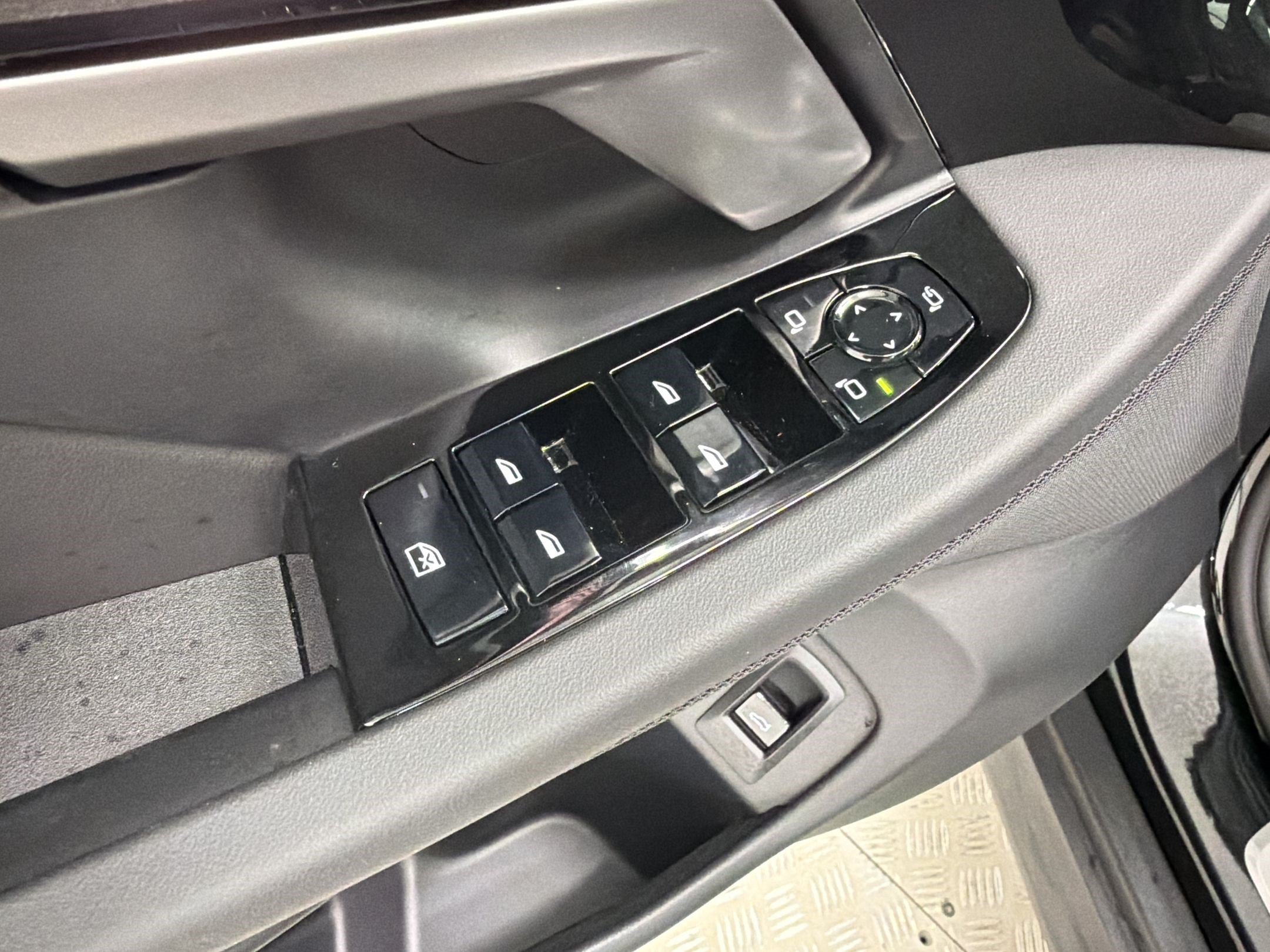 New 2027 BMW 530i RWD image 14