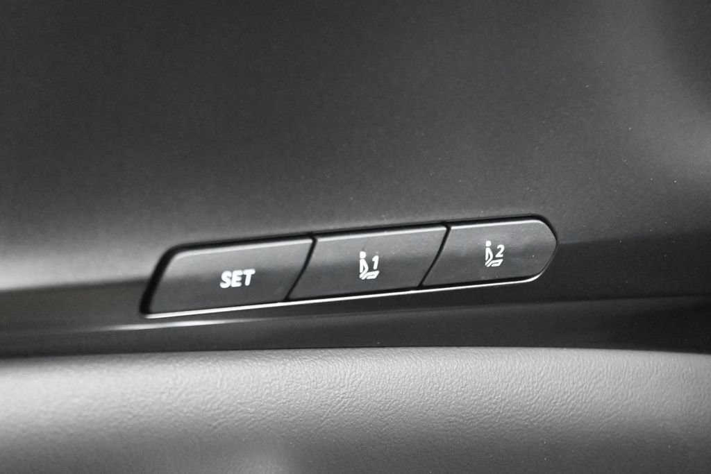 New 2026 Kia Carnival SX w/ SX Dark Edition Package FWD image 24