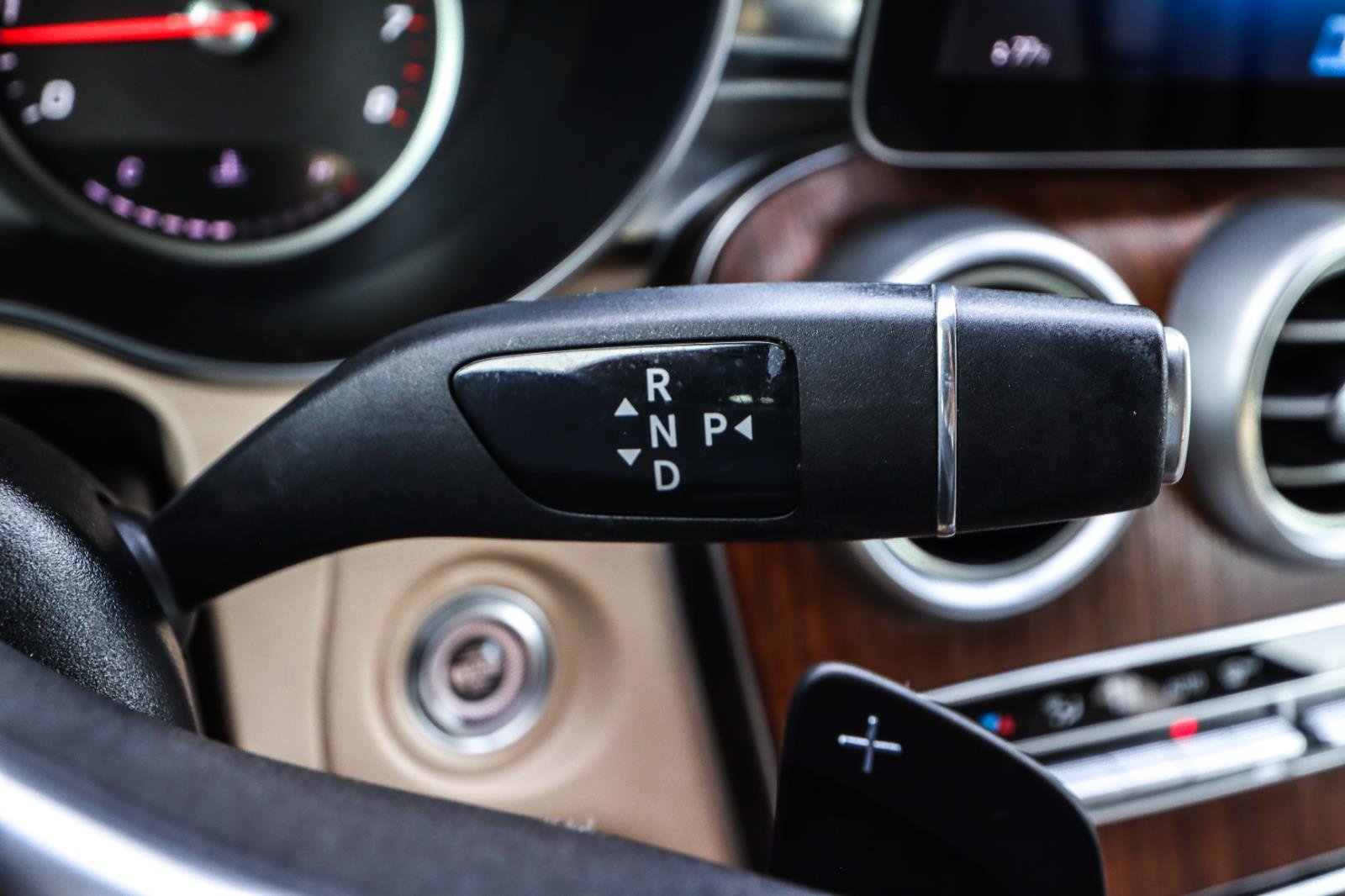 Used 2021 Mercedes-Benz GLC 300 4MATIC image 23