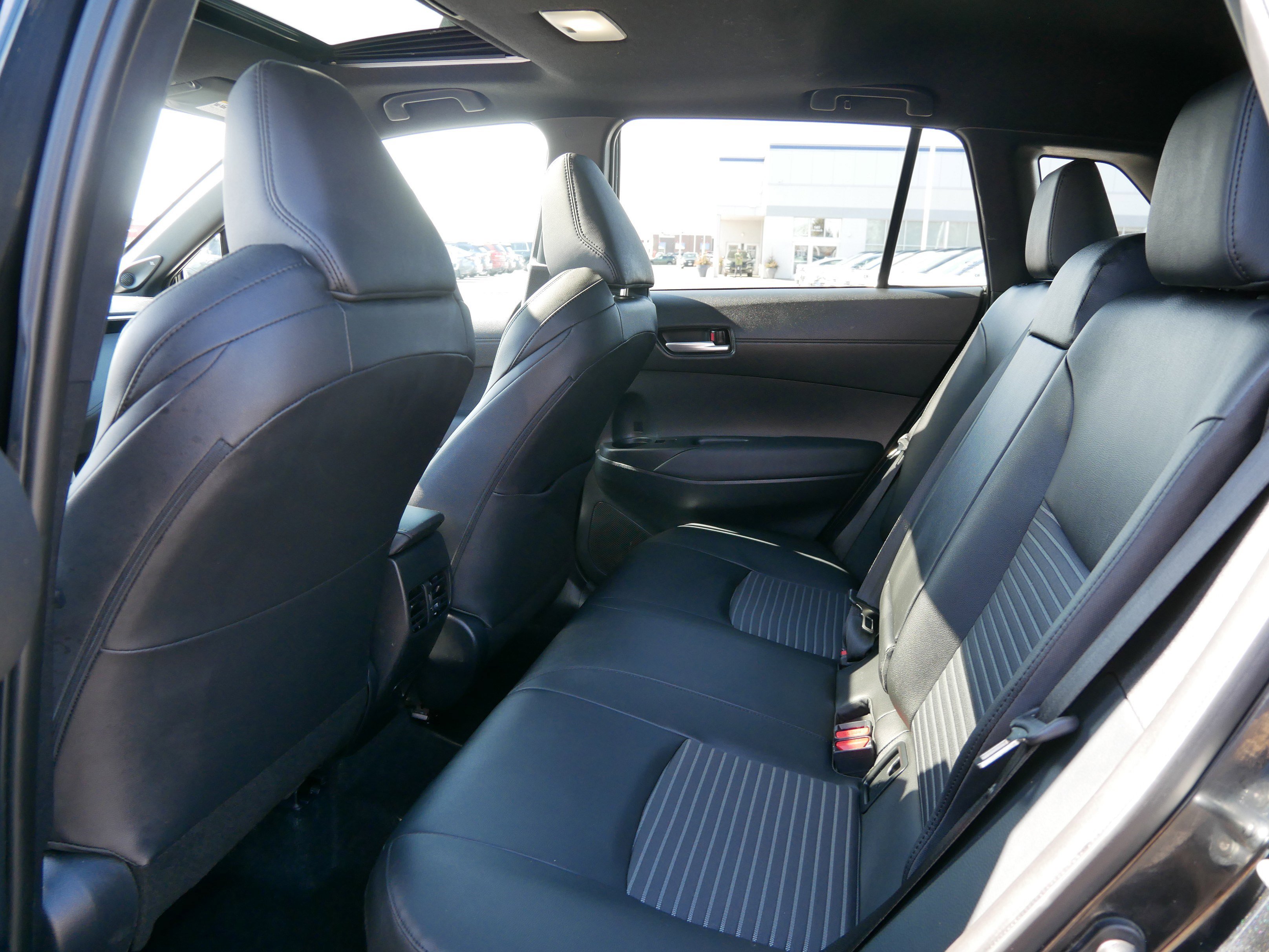 Used 2023 Toyota Corolla Cross XSE w/ Convenience Package image 33