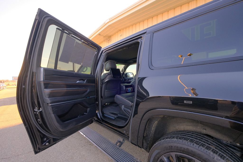 Used 2023 Jeep Grand Wagoneer L Series III w/ Rear Seat Video Group 1 image 28