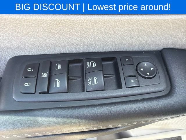 Used 2023 Chrysler Pacifica Touring-L FWD image 30
