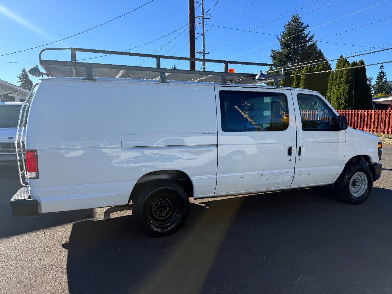 Used 2014 Ford E-350 and Econoline 350 Extended Super Duty w/ Power Group RWD image 4