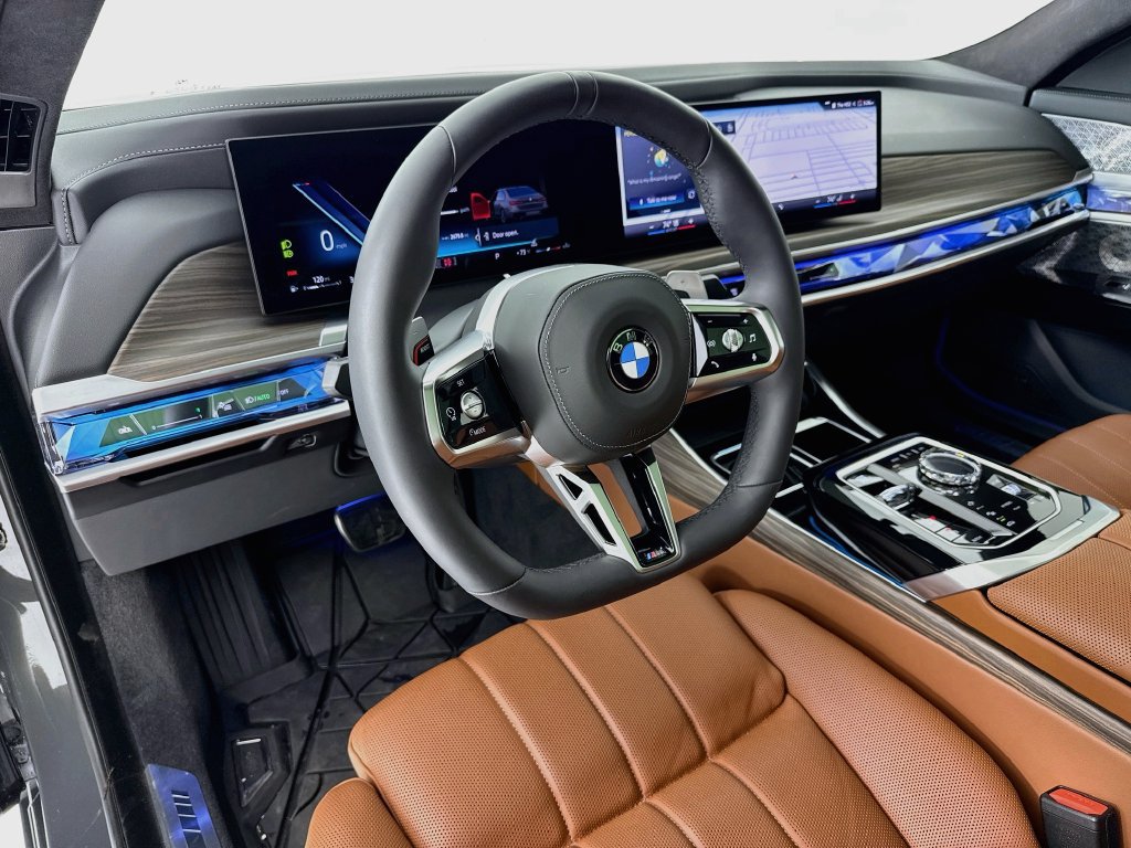 Used 2026 BMW 760i xDrive AWD/4WD image 4