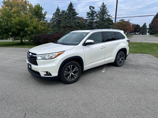 Used 2016 Toyota Highlander XLE AWD/4WD image 7
