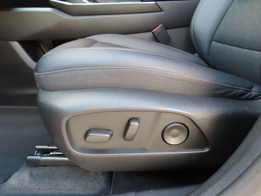 Certified 2025 Chevrolet Equinox LT w/ Convenience Package II AWD/4WD image 6