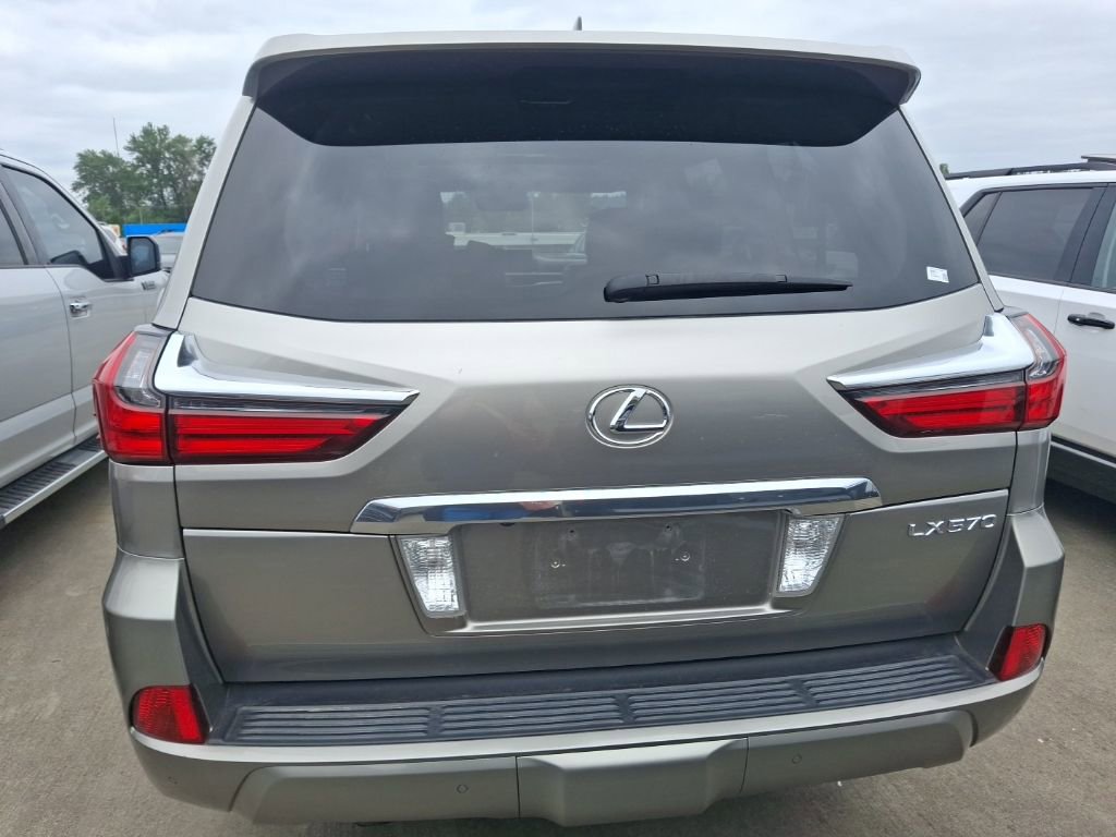 Used 2017 Lexus LX 570 4WD w/ Luxury Package image 10