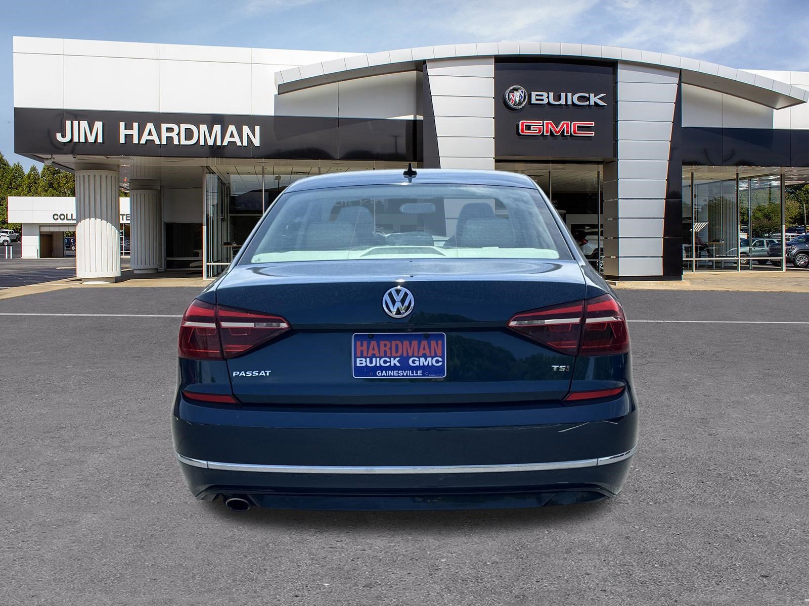 Used 2018 Volkswagen Passat 2.0T R-Line FWD image 6