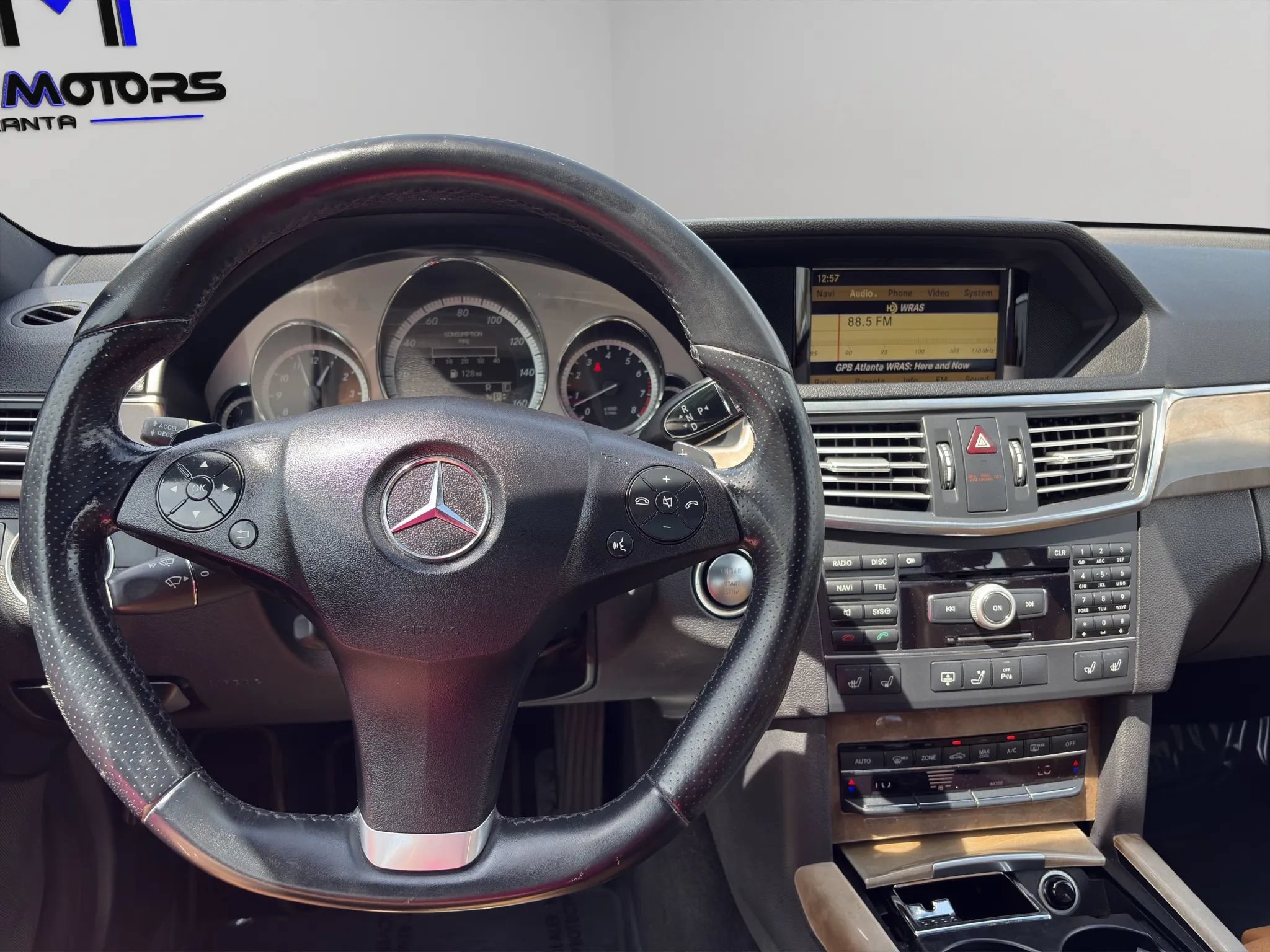 Used 2011 Mercedes-Benz E 550 Sedan image 11