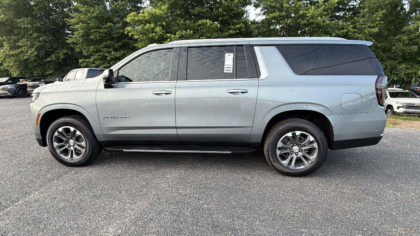 New 2026 Chevrolet Suburban LT w/ Comfort Package AWD/4WD image 11