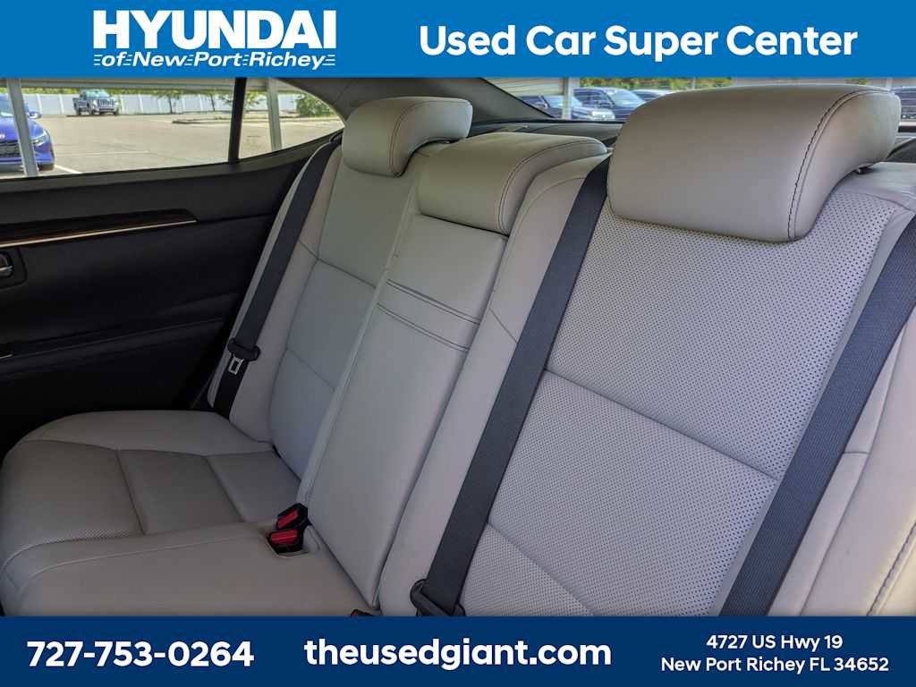 Used 2018 Lexus ES 350 w/ Premier Package FWD image 13