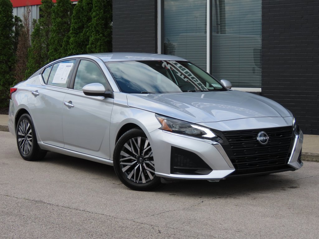 Used 2023 Nissan Altima 2.5 SV