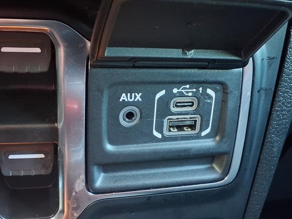 Used 2024 Jeep Gladiator Sport image 7