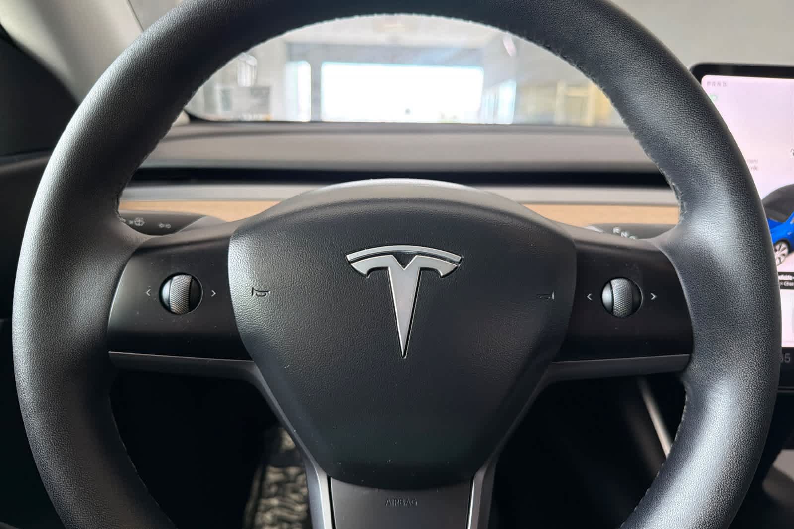 Used 2021 Tesla Model Y Long Range AWD/4WD image 25