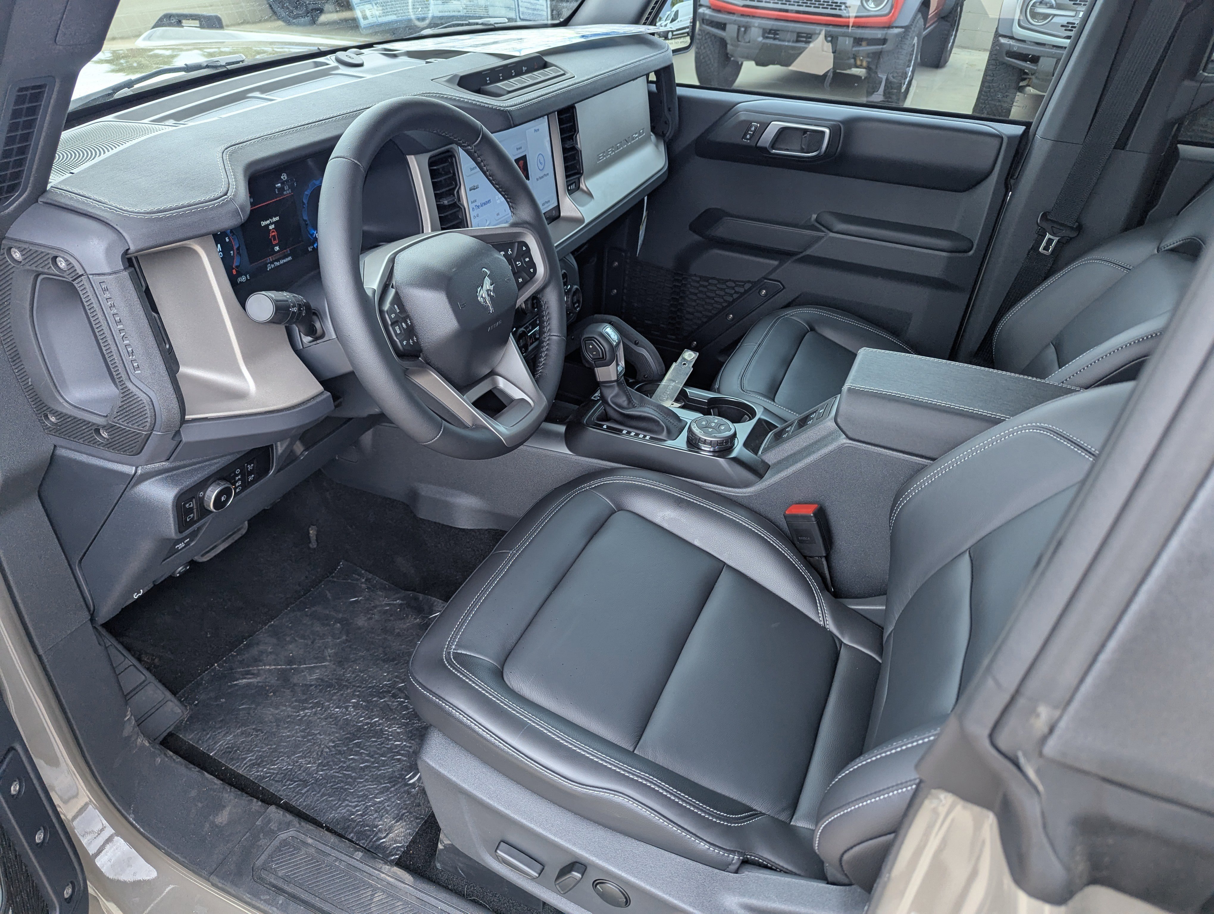 New 2025 Ford Bronco Outer Banks w/ Sasquatch Package image 9