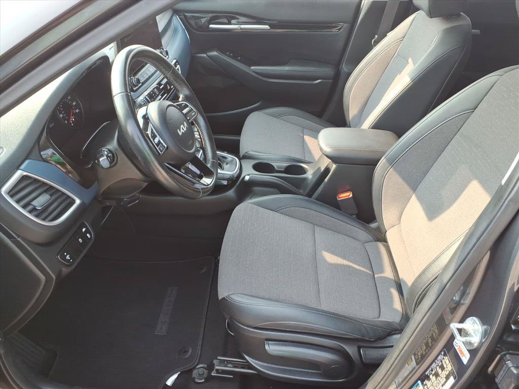 Used 2022 Kia Seltos S FWD image 12