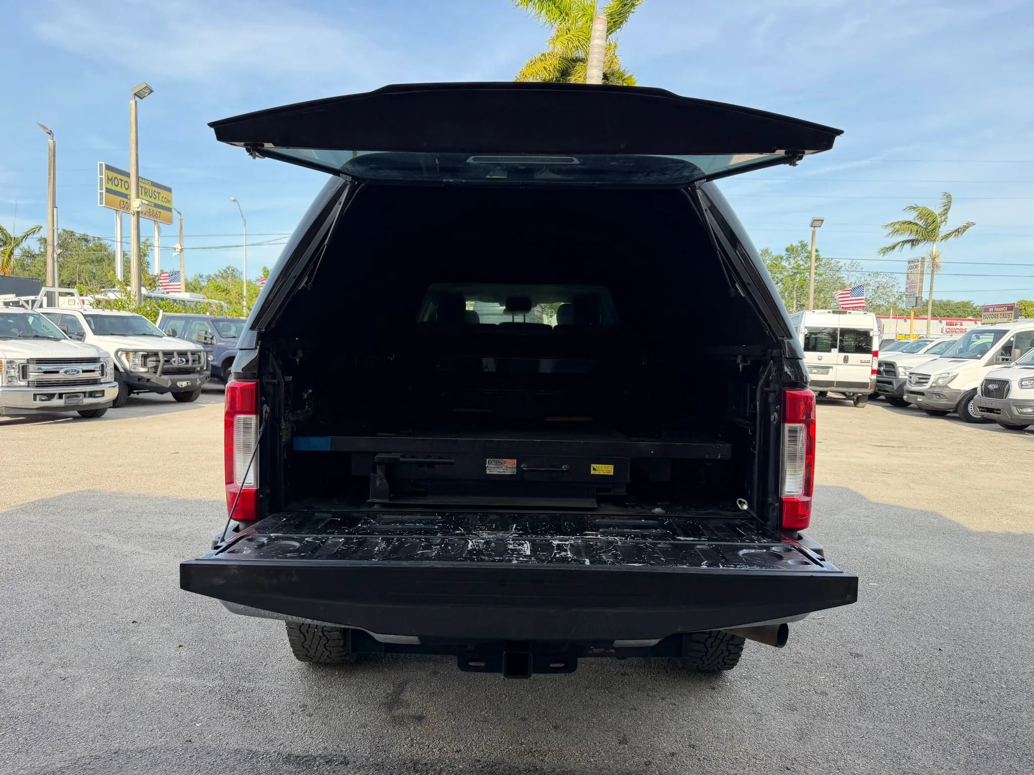 Used 2019 Ford F350 XLT w/ XLT Premium Package AWD/4WD image 5