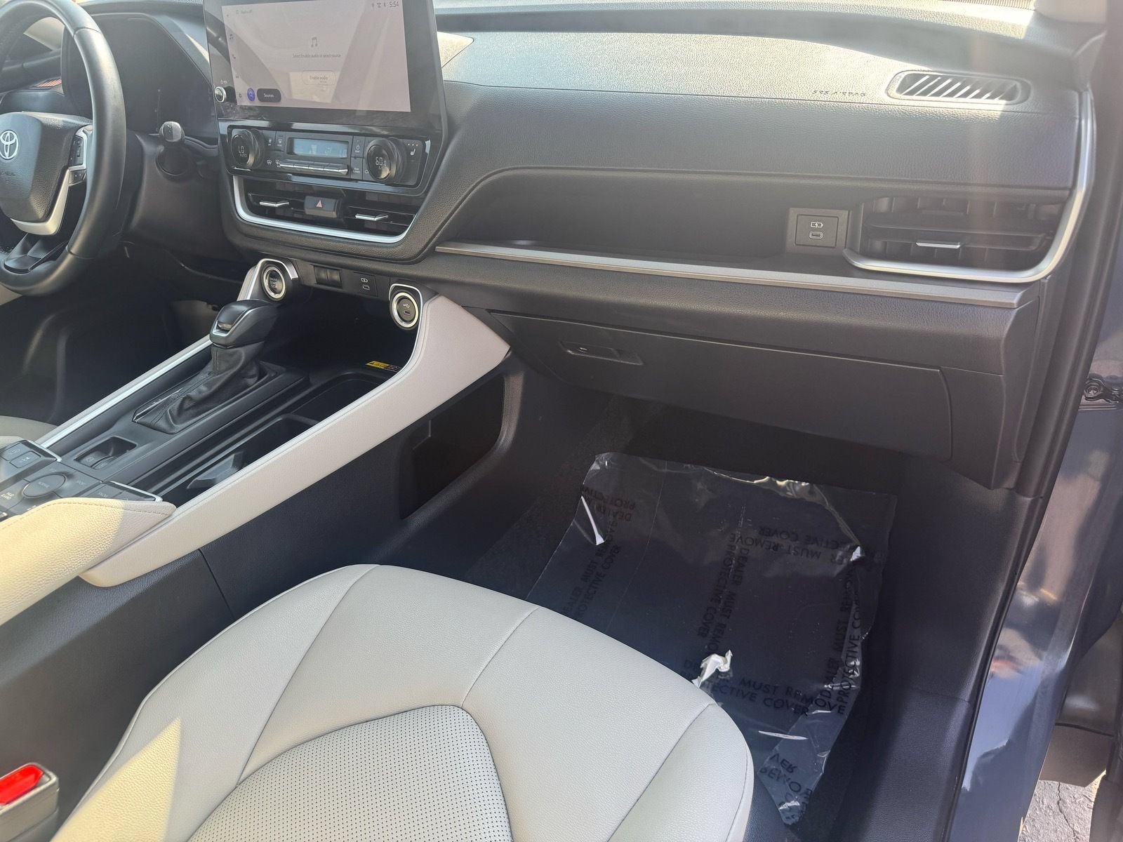 Used 2025 Toyota Grand Highlander AWD image 19