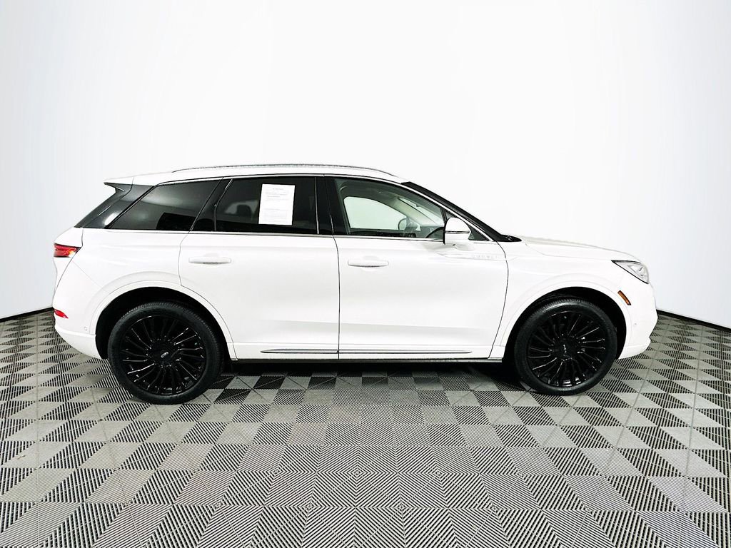 Used 2022 Lincoln Corsair Reserve w/ Equipment Group 201A image 10