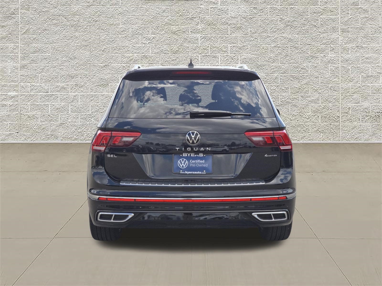 Certified 2024 Volkswagen Tiguan SEL R-Line AWD/4WD image 6