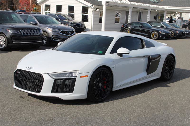 Used 2018 Audi R8 V10 w/ Carbon Exterior Package image 4